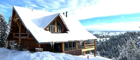 Stunning Rustic Cabin Views