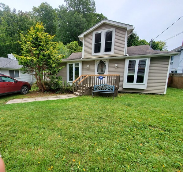 Central A/C, 
 heat, laundry. Fireplace, BBQ, fenced yard, parking, Patio tables