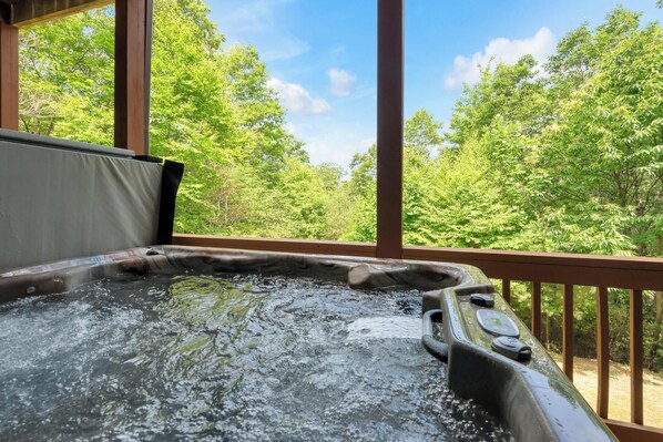 Hot tub on the lower level deck...