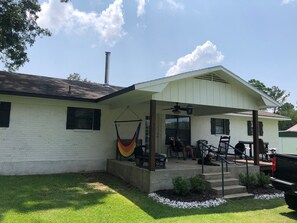 back porch, ideal for sitting and relaxing 