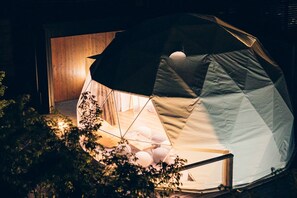 [0] Dome tent with hot spring 3 double beds Appearance (night)