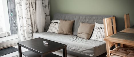 Wohnzimmer, Schlafcouch 1.40m