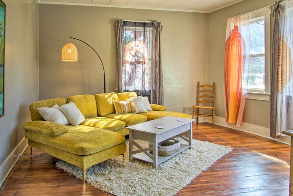 Bisbee Vacation Rental | 2BR | 1BA | Steps Required for Access | 1,096 Sq Ft