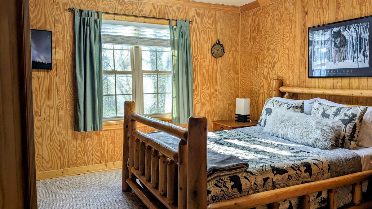 Spacious Log Cabin by Bryce Resort| XL Game Room, Fire Pit, Pets Friendly & More
