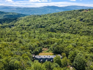 Stunning backdrop of the White Mountains