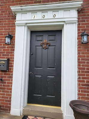 Front door ... columbus sailed the ocean blue in 1492
