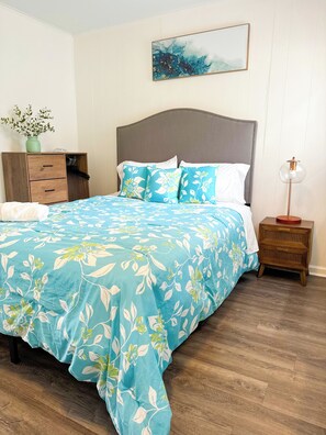 comfy queen bed!