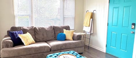 Couch with queen pull out mattress
