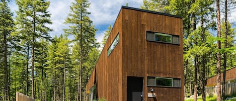 The Kootenai cabin at Stoner Creek Cabins