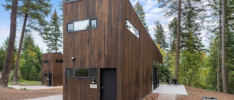 The Bitterroot cabin at Stoner Creek Cabins