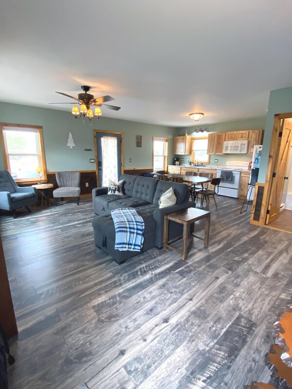 Spacious Living &amp; Dining Area