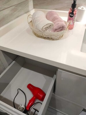 Badezimmerausstattung