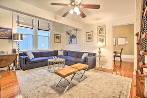 Living Room | Smart TV w/ OTA Antenna | Central A/C | Electric Heating
