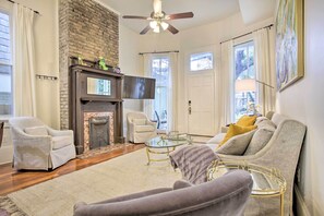 Living Room | Smart TV w/ OTA Antenna | Central A/C | Electric Heat