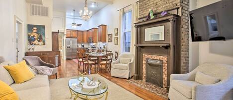 New Orleans Vacation Rental | 3BR | 2BA | 5 Stairs to Access | 1,400 Sq Ft