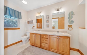 Spacious full bath attached to master bedroom.