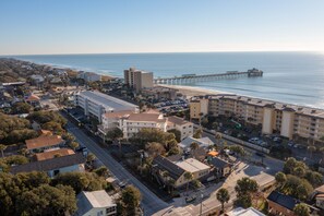 Pier Point Villa walking distance to town and pier
