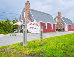 Nestled in Oceanside Cottages