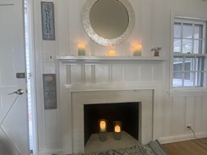 Entrance and mantel 