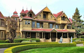 Winchester Mystery House