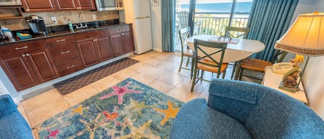 Direct Oceanfront, Beautifully Decorated