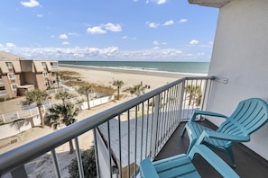 Balcony with Amazing Views of the Ocean