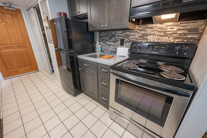 Kitchen with Full Sized Appliances