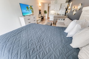 Large Living Area with Views of the Ocean, Beautifully Decorated