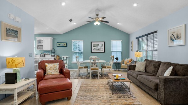 Palmetto Cottage Living Area