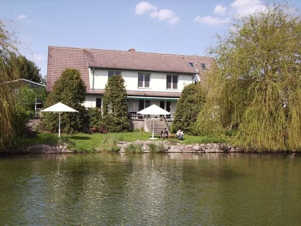 Stranddomizil mit Ferienwohnung Seeblick