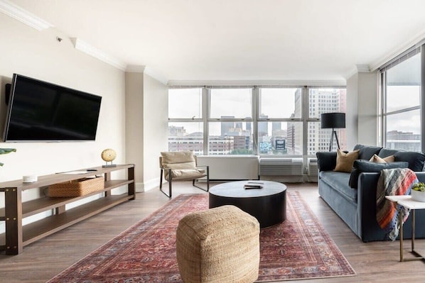 CozySuites 800 Tower 1BR w/ gym! 20