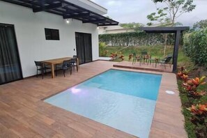 Private pool + backyard 