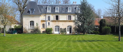 Maison de campagne familiale du 19e siècle