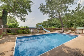 Exterior | Shared Pool (Open Mid-May-Mid-September, Weather Depending)