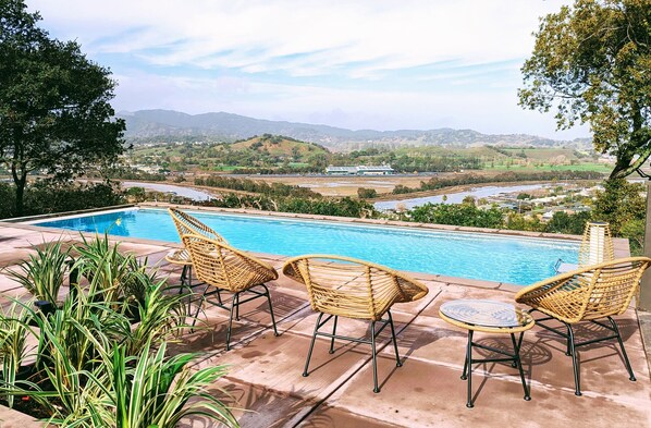 *NEW* pool outside of suite for your use after Feb 1 2023, details in listing!