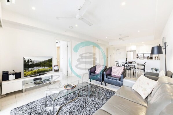 Zen Ocean Meadows- Cozy 2-BR/2-BA Sea View Retreat - Find your oasis of calm in our serene living room, where peace and tranquility abound