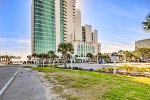 Exterior | 10th-Floor Unit | Single-Story Condo