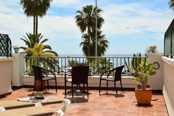 Terrasse mit Meerblick