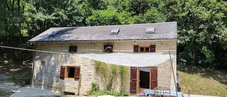 Enceinte de l’hébergement