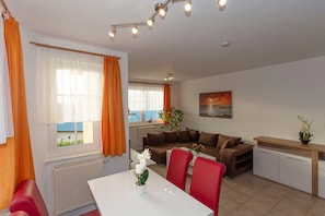 Wohnzimmer mit Küchenzeile