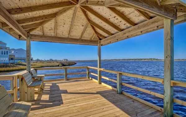Sound Side Gazebo at Bermuda Landing