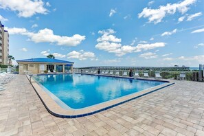 Oceanside Complex Pool (unheated)