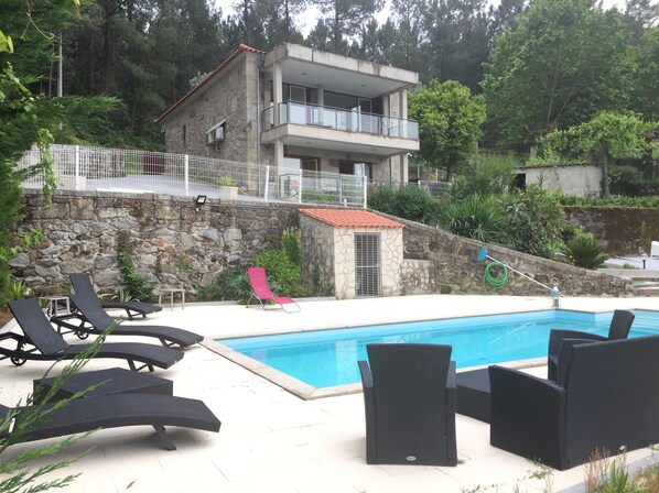 Vista geral da piscina