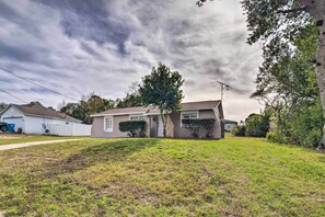 House Exterior | Driveway Parking (2 Vehicles) | No Lawn Parking