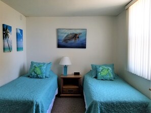 Guest bedroom (twins)