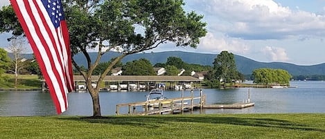 Bernards Landing, Smith Mountain Lake 