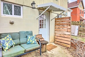 Outdoor Entry | Patio