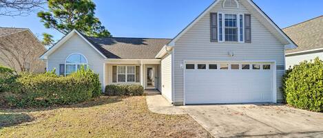 Wilmington Vacation Rental | 3BR | 2BA | 1,800 Sq Ft | Steps Required