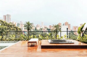 Building's Jacuzzi and Terrace.