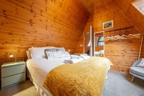 Woodpecker, Weybourne: Master Bedroom with double bed